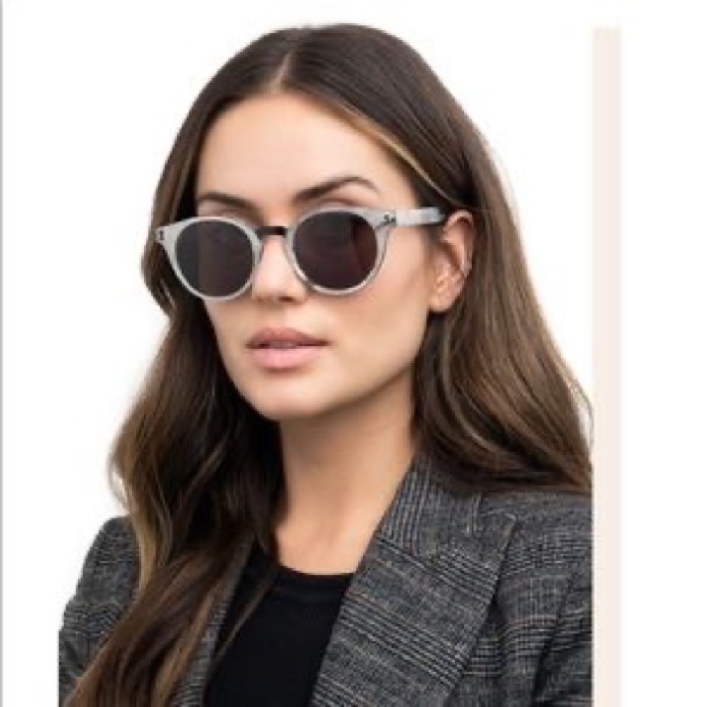 Illesteva Amalfi Sunglasses in Grey Marble